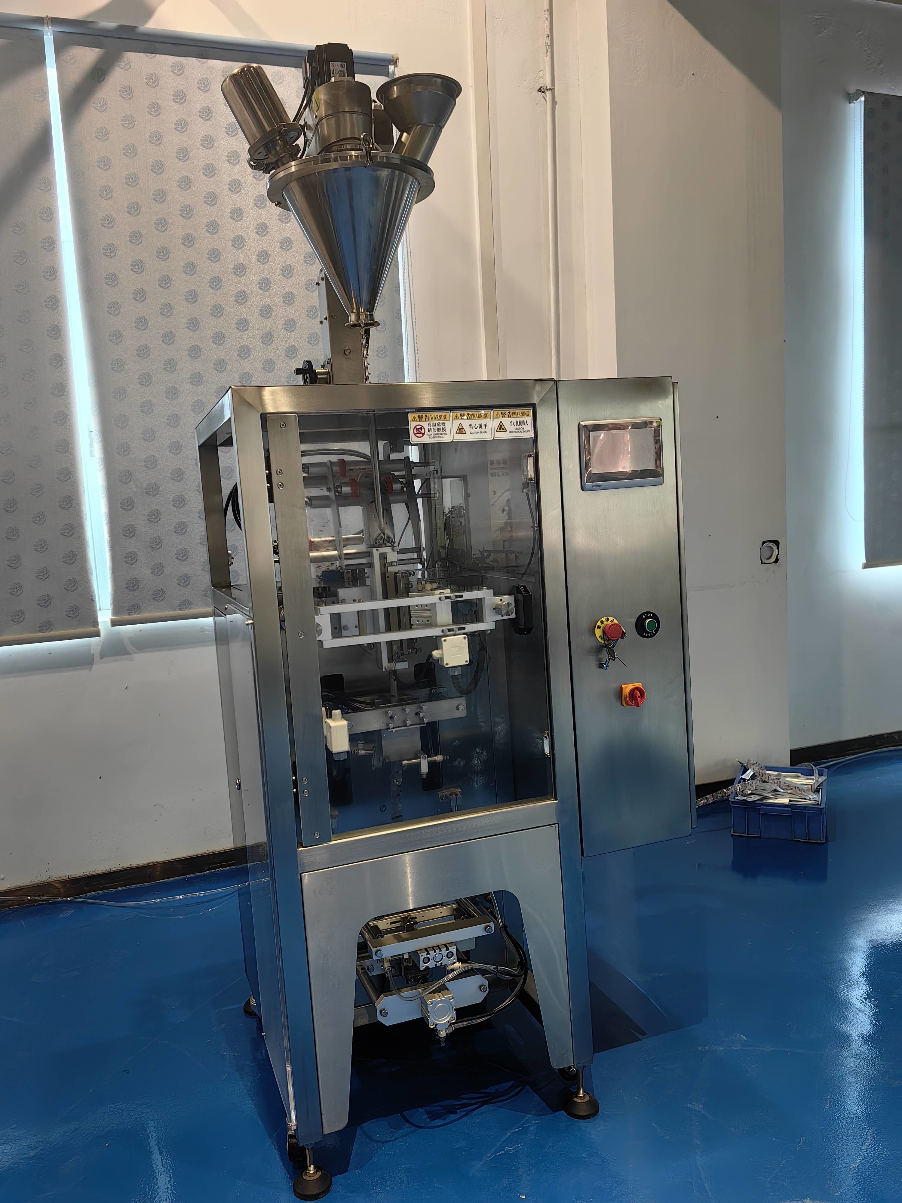 PLC Control Poly Bag Packing Machine SS Automatic Pouch Making Machine